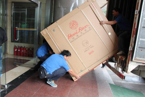 王下乡钢琴贵重工艺品无忧运